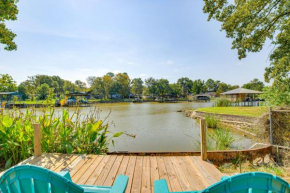 Cedar Creek Reservoir Retreat with Fire Pit and Deck!